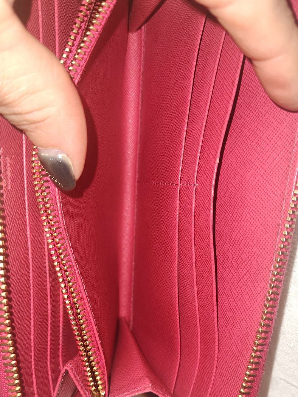 Authentic Prada Pink Saffiano Leather Bow Zip-Around Wallet  Retail $1300 - Picture 16 of 16